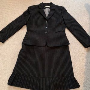 Tahari Arthur S Levine Skirt Suit